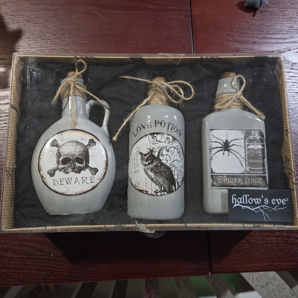 Hallow's Eve Halloween Potion Bottles